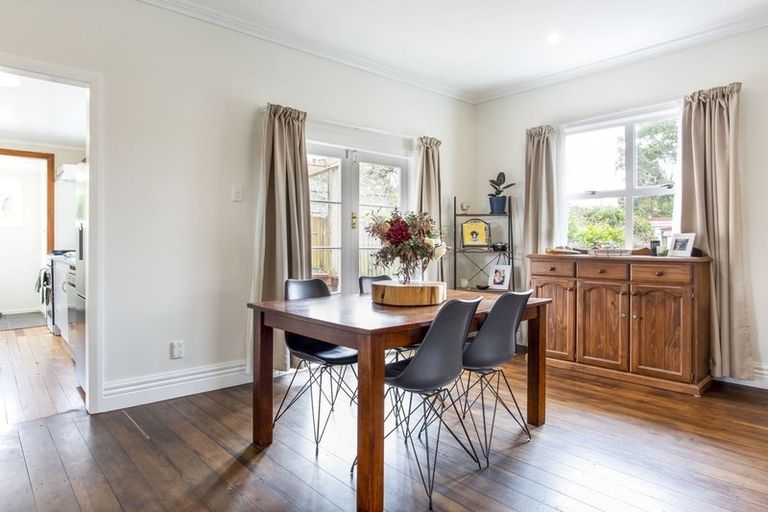 Photo of property in 43 Awaroa Road, Helensville, 0800