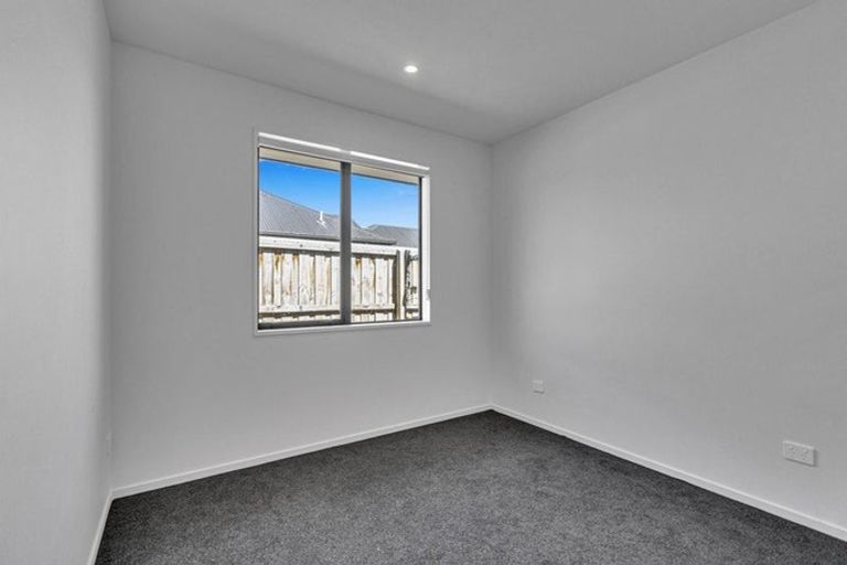 Photo of property in 132 Shillingford Boulevard, Rolleston, 7615