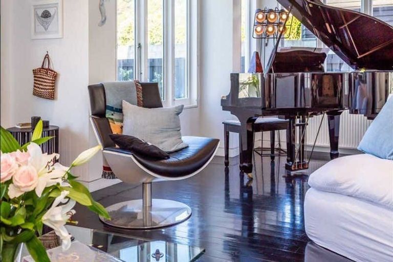 Photo of property in 100 Esplanade, Sumner, Christchurch, 8081