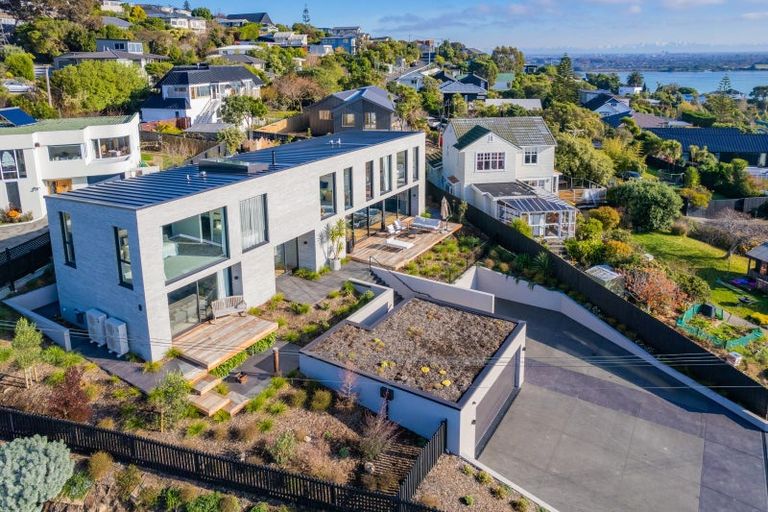 Photo of property in 32 Mount Pleasant Road, Mount Pleasant, Christchurch, 8081