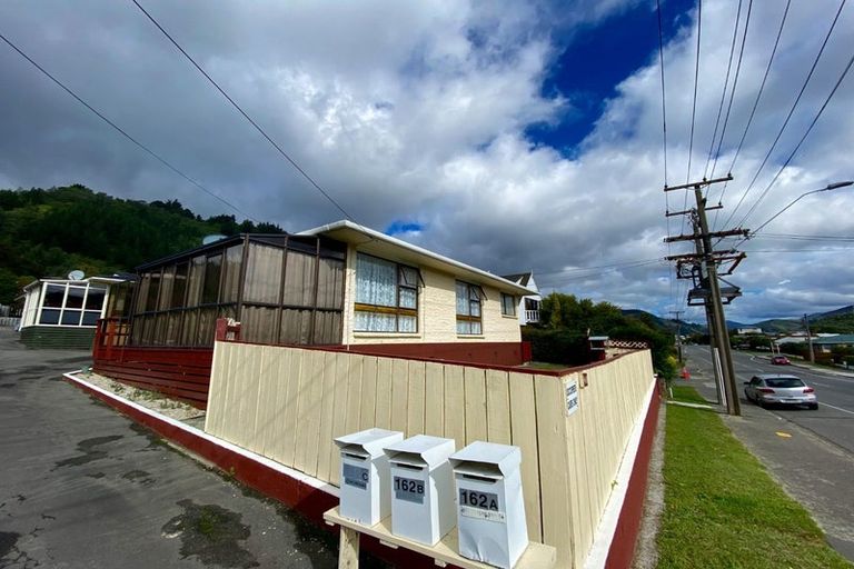 Photo of property in 162a Waikawa Road, Picton, 7220
