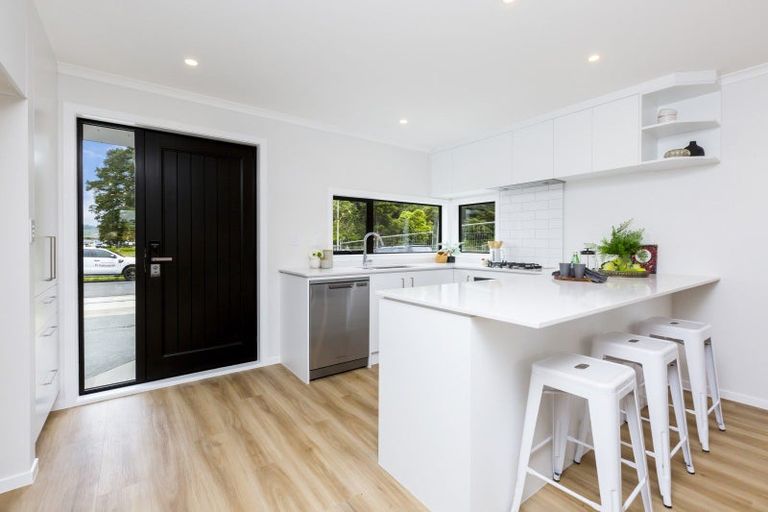 Photo of property in 34 Dahl Drive, Wallaceville, Upper Hutt, 5018