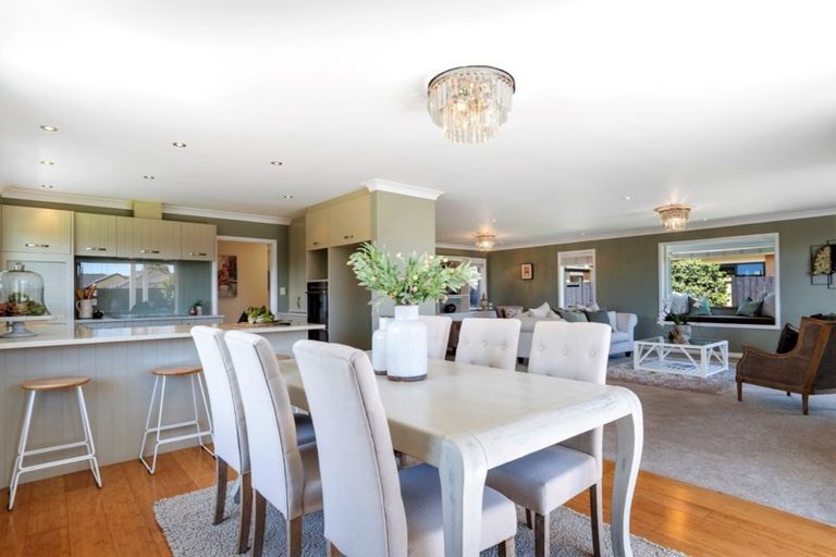 Photo of property in 37 Glenmonarch Place, Pyes Pa, Tauranga, 3112