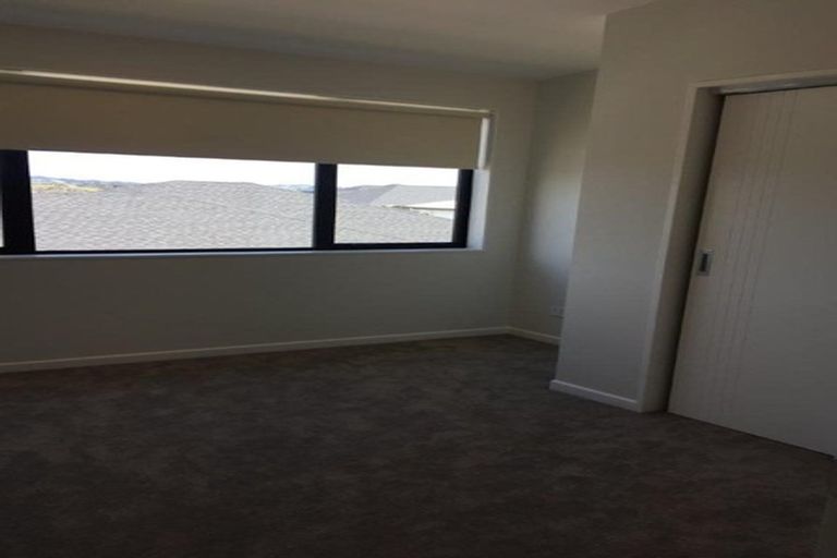 Photo of property in 31 Ascension Crescent, Orewa, 0931