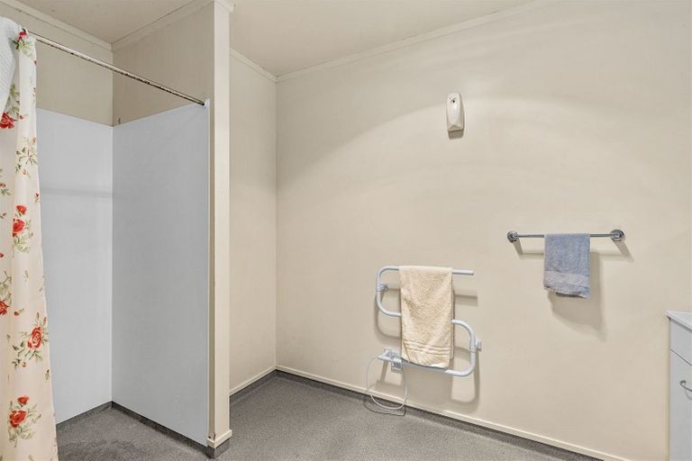 Photo of property in Kessel Way, 27/5 Craiburn Street, Ranui, Auckland, 0612