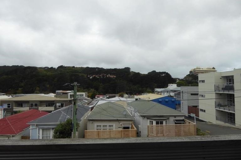 Photo of property in Vespa Apartments, 202/20 Hanson Street, Mount Cook, Wellington, 6021