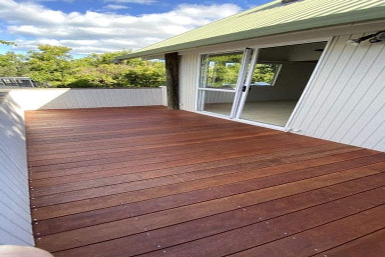 Photo of property in 2/555 East Coast Road, Browns Bay, Auckland, 0630
