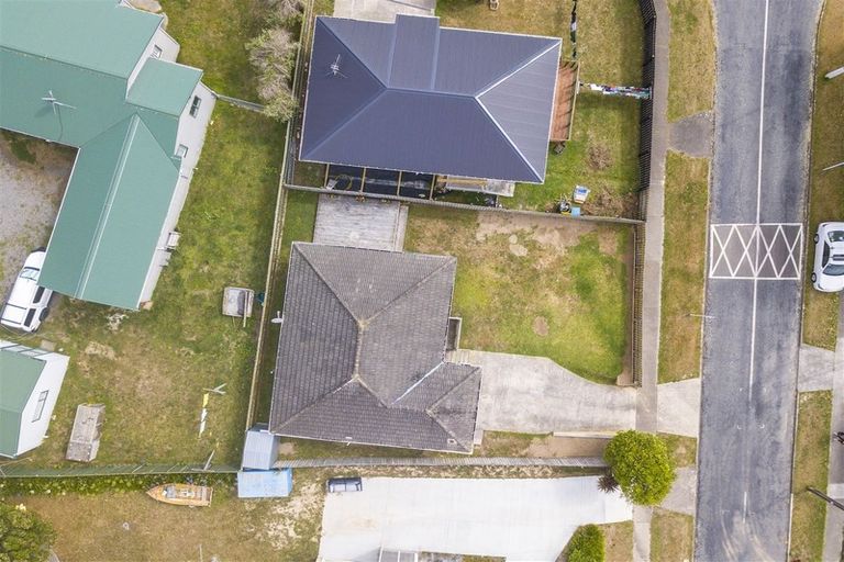 Photo of property in 2a Taupiri Crescent, Titahi Bay, Porirua, 5022