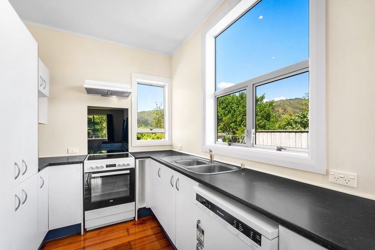 Photo of property in 18a Bush Street, Naenae, Lower Hutt, 5011