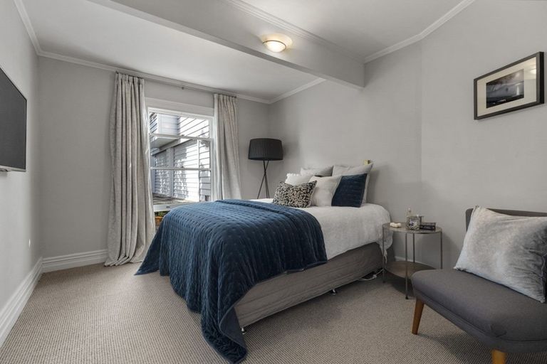 Photo of property in 28 Stanley Point Road, Stanley Point, Auckland, 0624