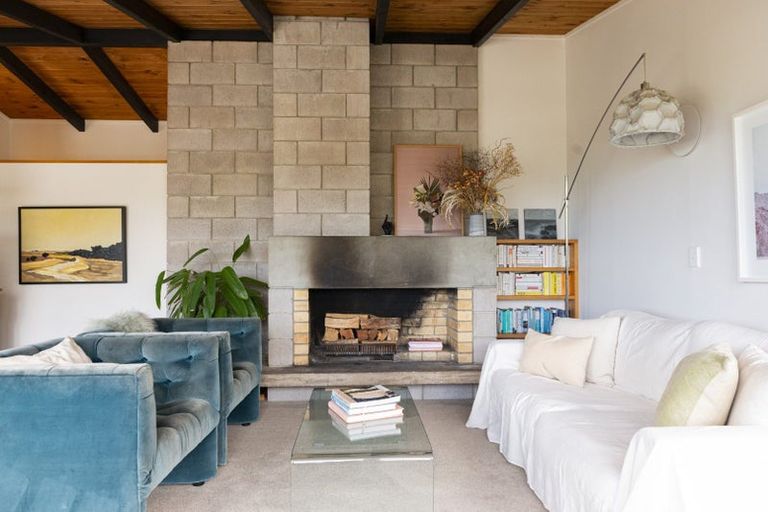 Photo of property in 20 Glenelg Road, Red Beach, 0932