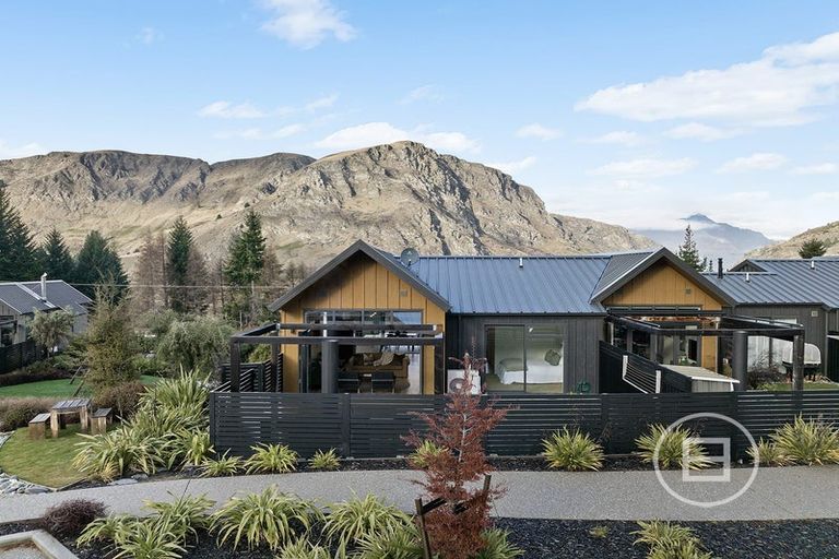 Photo of property in 11 Dandy's Lane, Arthurs Point, Queenstown, 9371