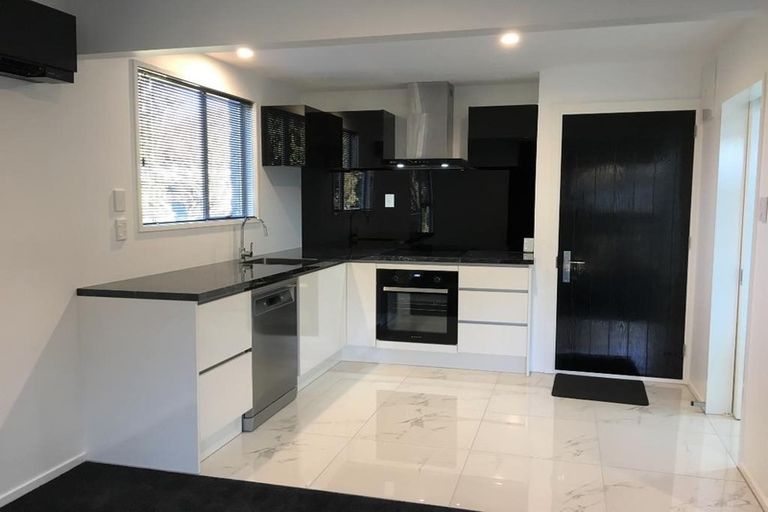 Photo of property in 2/89 Middlepark Road, Sockburn, Christchurch, 8042