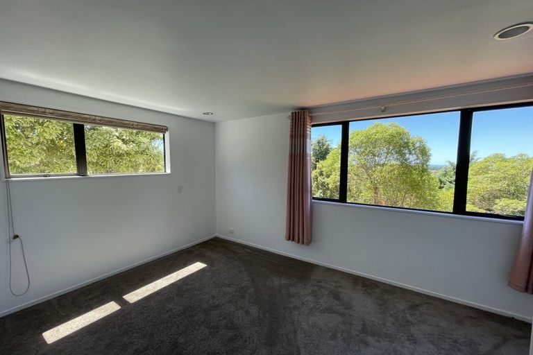 Photo of property in 941a East Coast Road, Torbay, Auckland, 0630