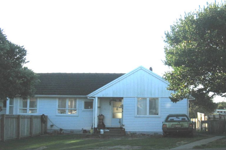 Photo of property in 46a-b Miranda Street, Cannons Creek, Porirua, 5024