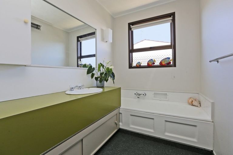 Photo of property in 7 Trigg Crescent, Taradale, Napier, 4112