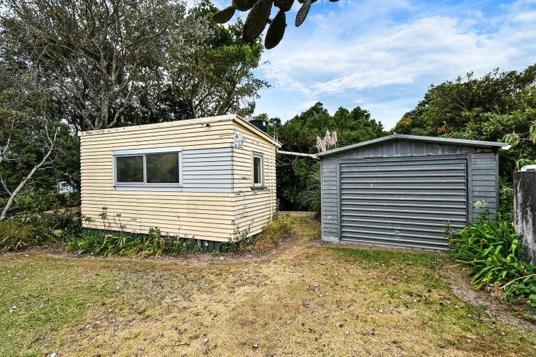 Photo of property in 130 Maunsell Road, Port Waikato, 2695