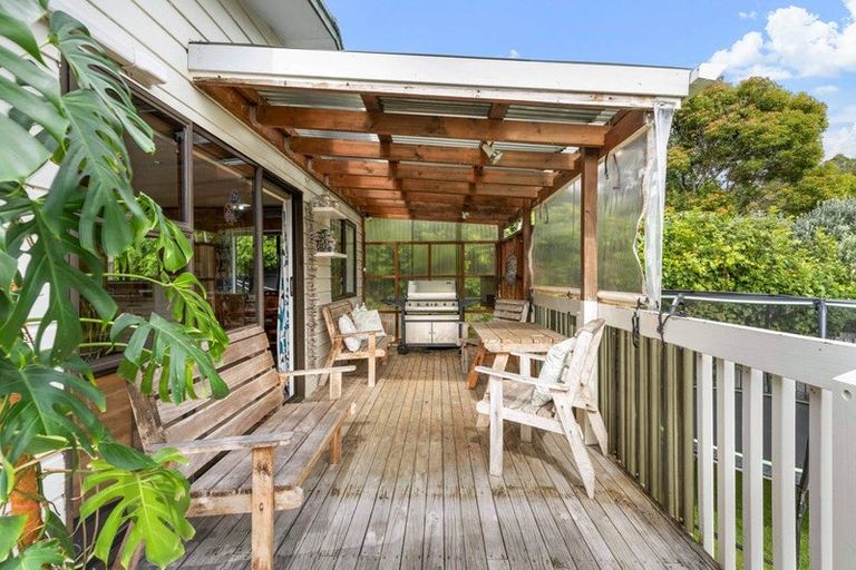 Photo of property in 121 Onemana Drive, Onemana, Whangamata, 3691