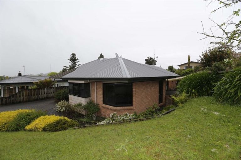 Photo of property in 22 Johnsview Terrace, Hillcrest, Hamilton, 3216