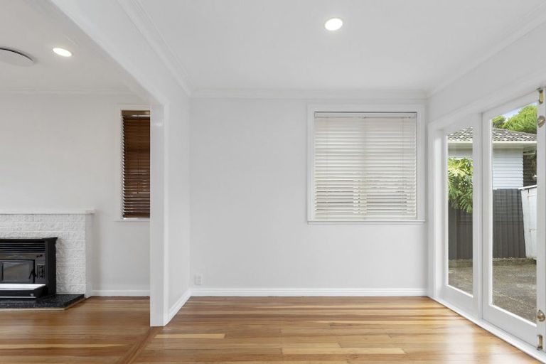 Photo of property in 18 O'halloran Road, Howick, Auckland, 2014