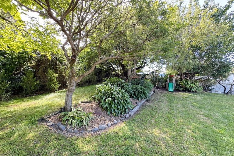 Photo of property in 6 Mahoe Street, Tawa, Wellington, 5028