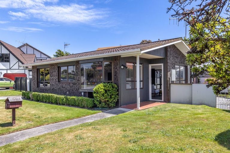 Photo of property in 3a Tudor Court, Paraparaumu Beach, Paraparaumu, 5032