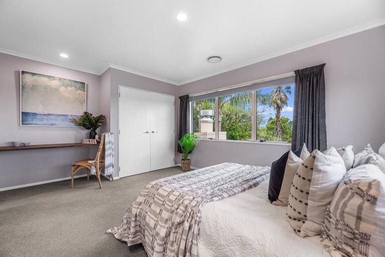 Photo of property in 11 Hinton Place, Pyes Pa, Tauranga, 3112