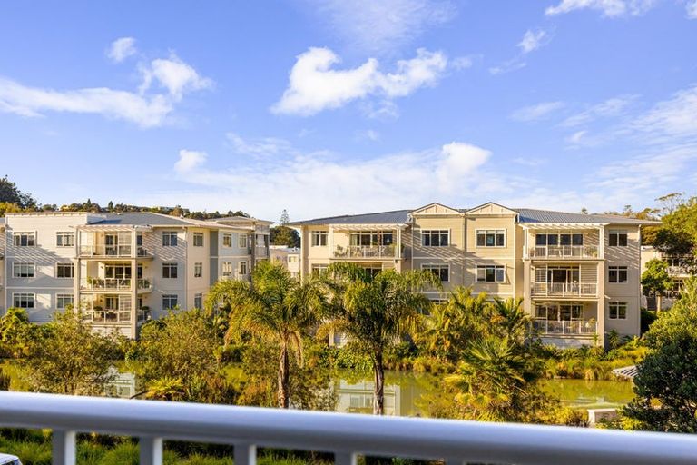 Photo of property in 117 Hibiscus Drive, Orewa, 0931