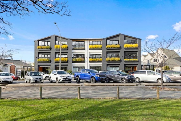 Photo of property in 2/98 Huxley Street, Sydenham, Christchurch, 8023