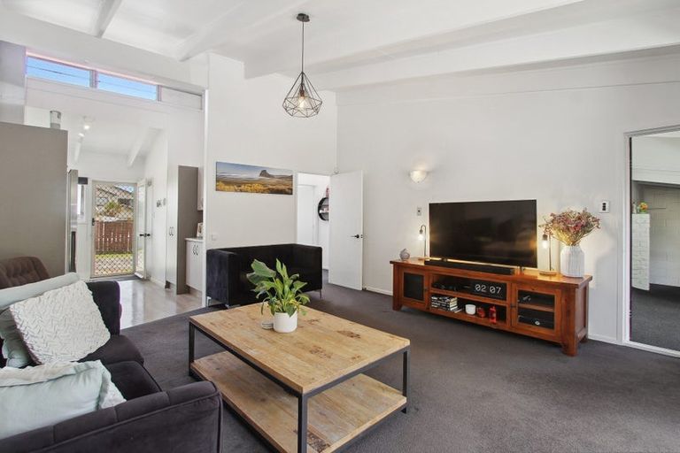 Photo of property in 3/42 James Laurie Street, Henderson, Auckland, 0612