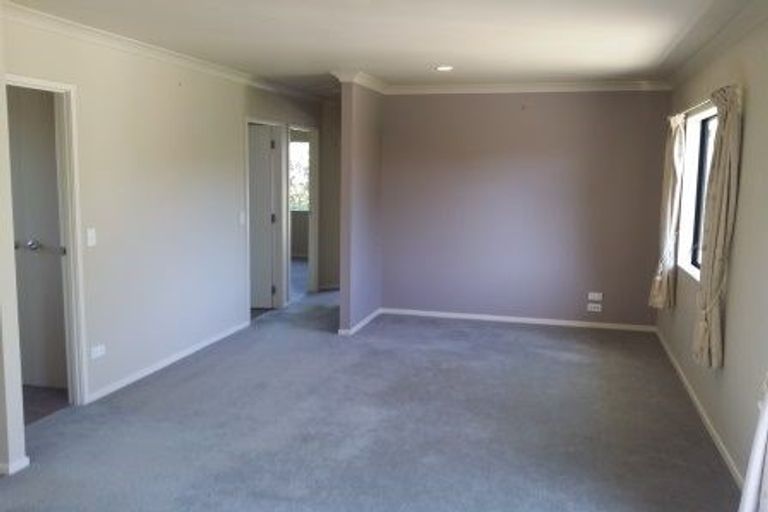 Photo of property in 14 Chablis Place, Henderson, Auckland, 0612