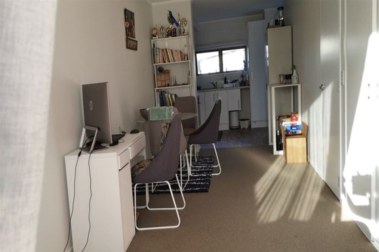 Photo of property in 95 Battalion Drive, Papakura, 2110