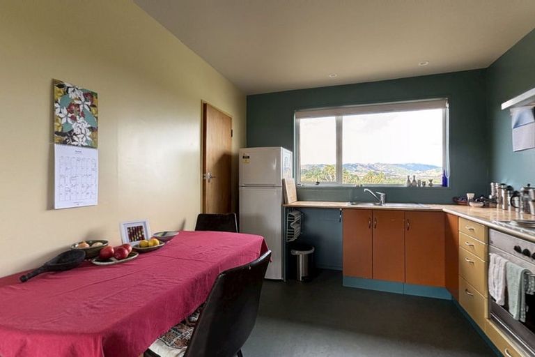 Photo of property in 17 Freyberg Crescent, Waikanae Beach, Waikanae, 5036