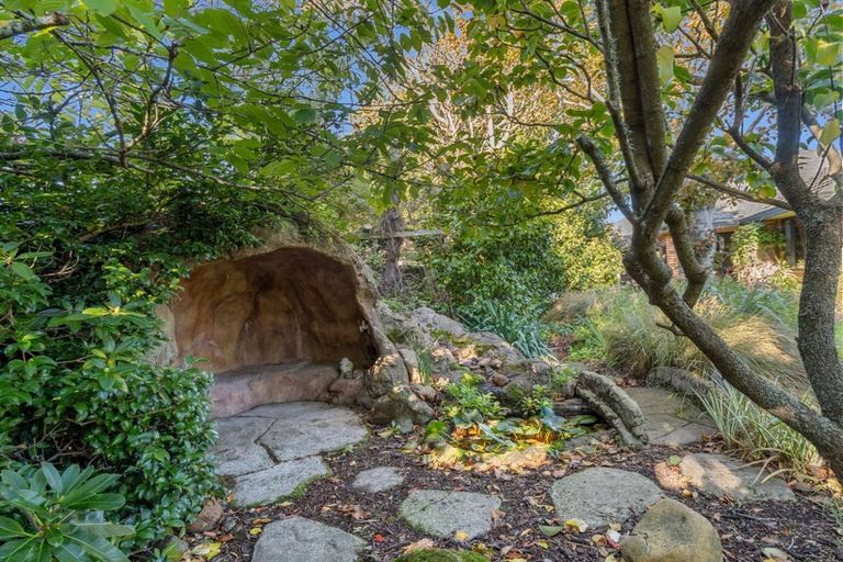 Photo of property in 15 Hemingford Place, Halswell, Christchurch, 8025