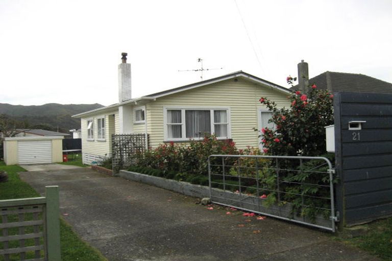 Photo of property in 21 Thirlmere Street, Wainuiomata, Lower Hutt, 5014