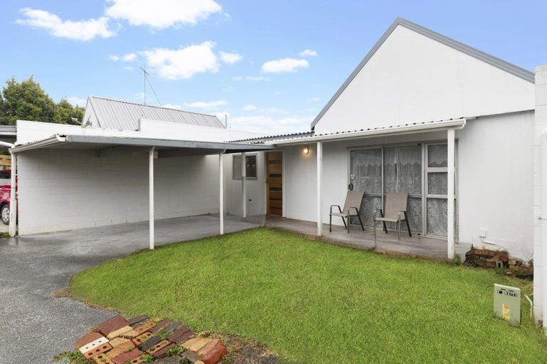 Photo of property in 2/21 Takanini Road, Takanini, 2112