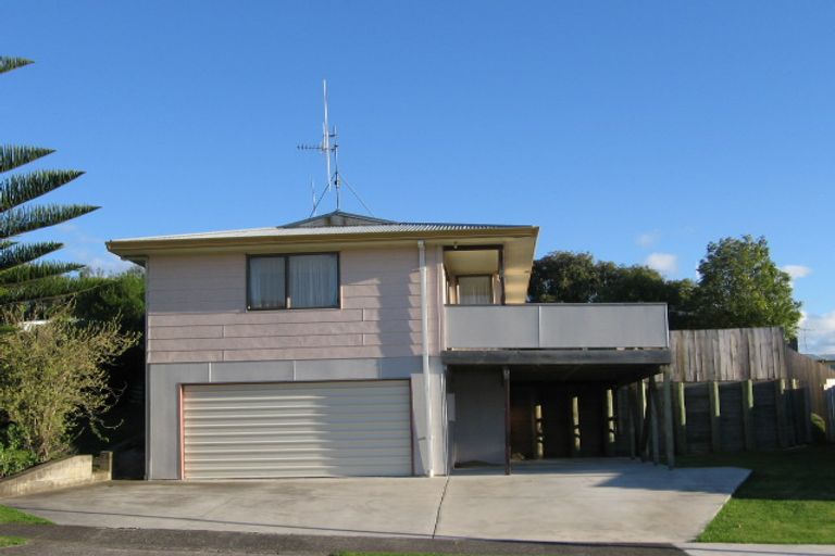 Photo of property in 16 Lagoon Place, Poike, Tauranga, 3112