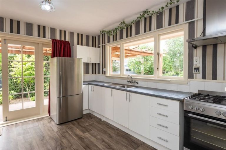 Photo of property in 8 Merton Place, Bryndwr, Christchurch, 8053