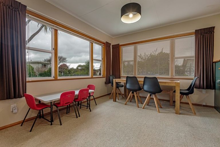 Photo of property in 4 Anzio Place, Awapuni, Palmerston North, 4412