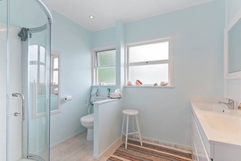 Photo of property in 117 Bradbury Road, Botany Downs, Auckland, 2010