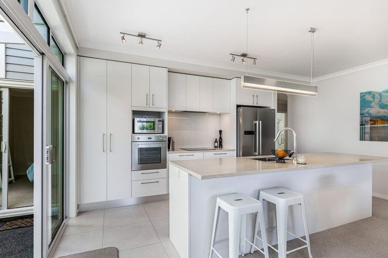 Photo of property in 16 Plantation Terrace, Orewa, 0931