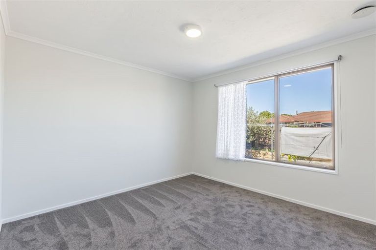 Photo of property in 2/128 Reynolds Avenue, Bishopdale, Christchurch, 8053
