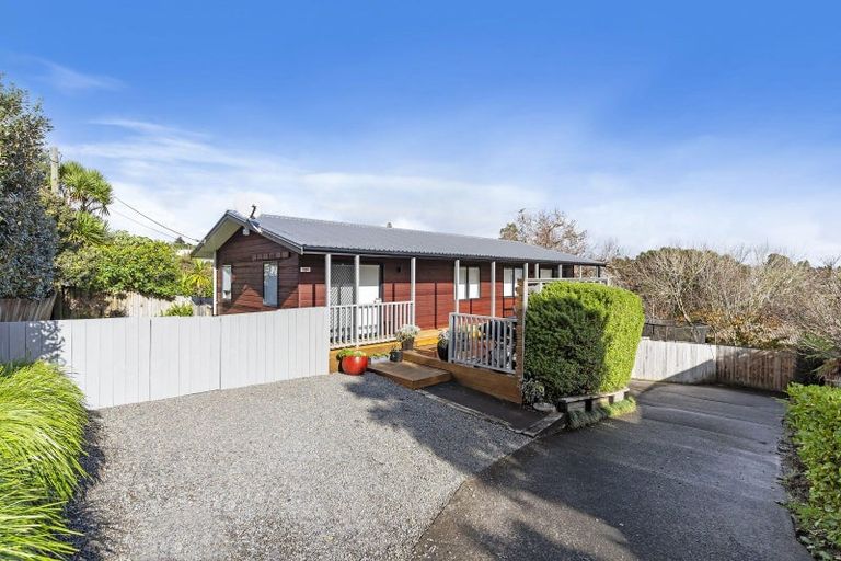 Photo of property in 1/19 Drome View Place, Beach Haven, Auckland, 0626