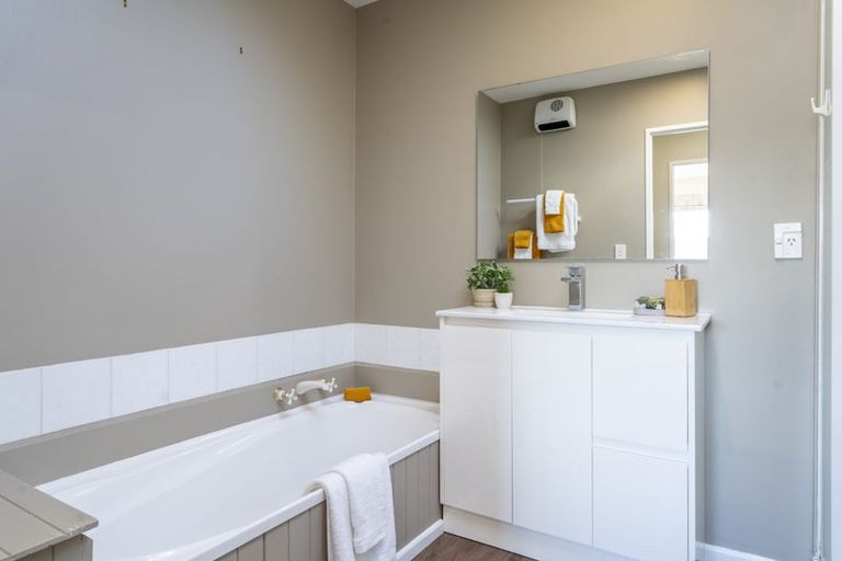 Photo of property in 12 Ronald Woolf Place, Churton Park, Wellington, 6037