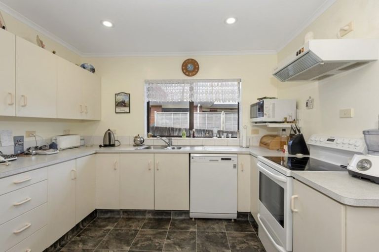Photo of property in 7 Silhouette Way, Western Heights, Hamilton, 3200