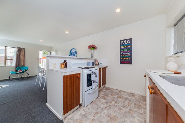 Photo of property in 2/31 Bowater Place, Manurewa, Auckland, 2102