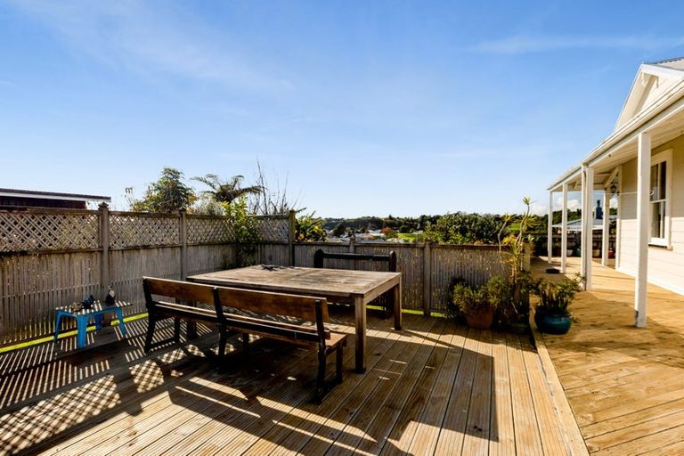 Photo of property in 2 Broadway, Waitara, 4320