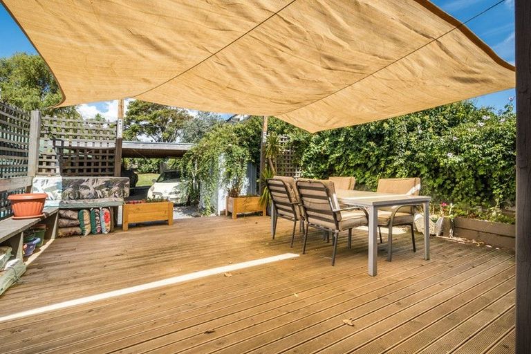 Photo of property in 8 Oraha Road, Huapai, Kumeu, 0810