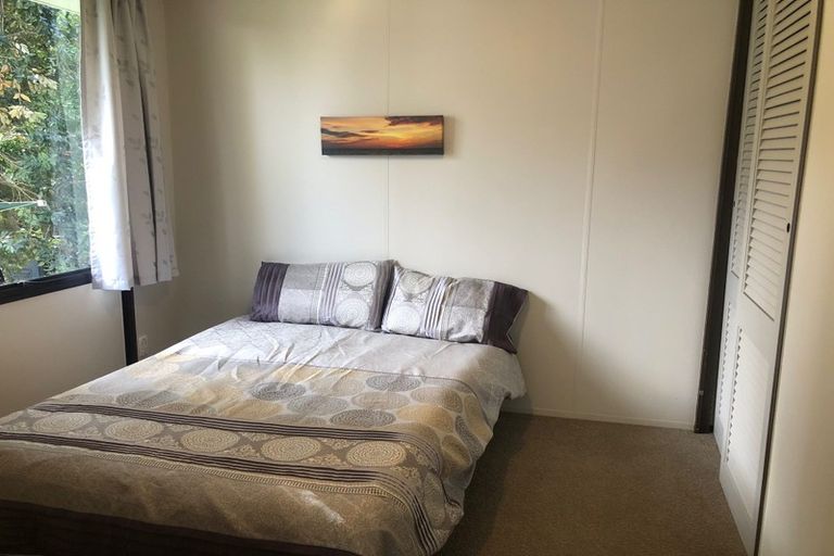 Photo of property in 1/5 Compass Place, Te Atatu Peninsula, Auckland, 0610