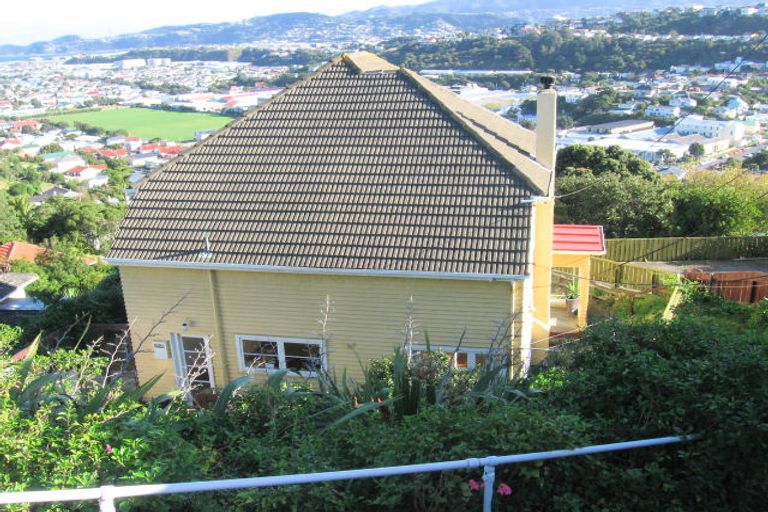 Photo of property in 105 Nevay Road, Miramar, Wellington, 6022